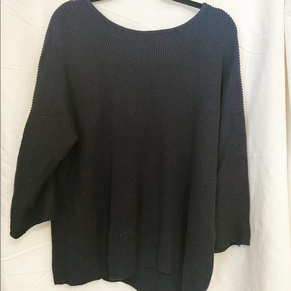 Breathable U-Neck navy blue knit sweater